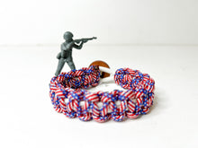 Load image into Gallery viewer, Paracord Bracelet - Medium